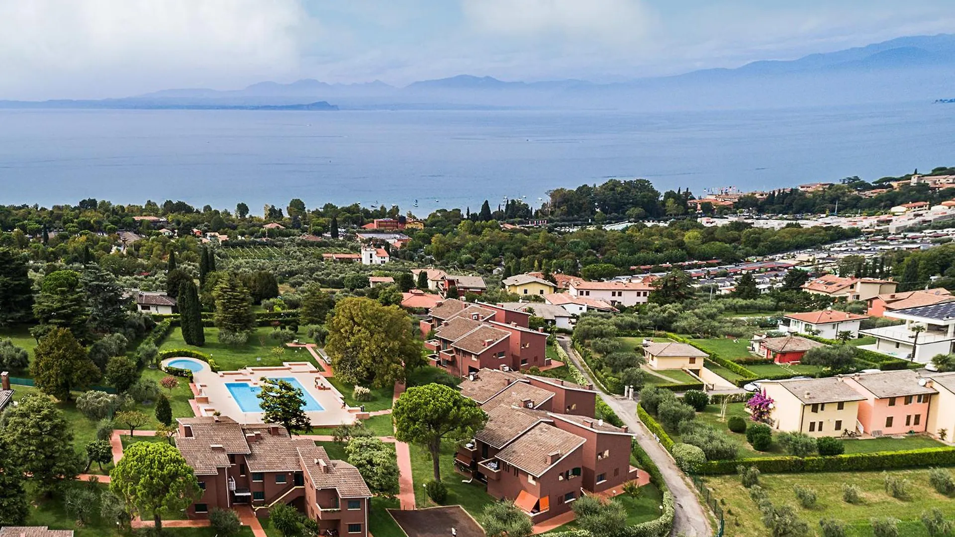Blue View 3 - Regarda Travel Apartment Bardolino Italy