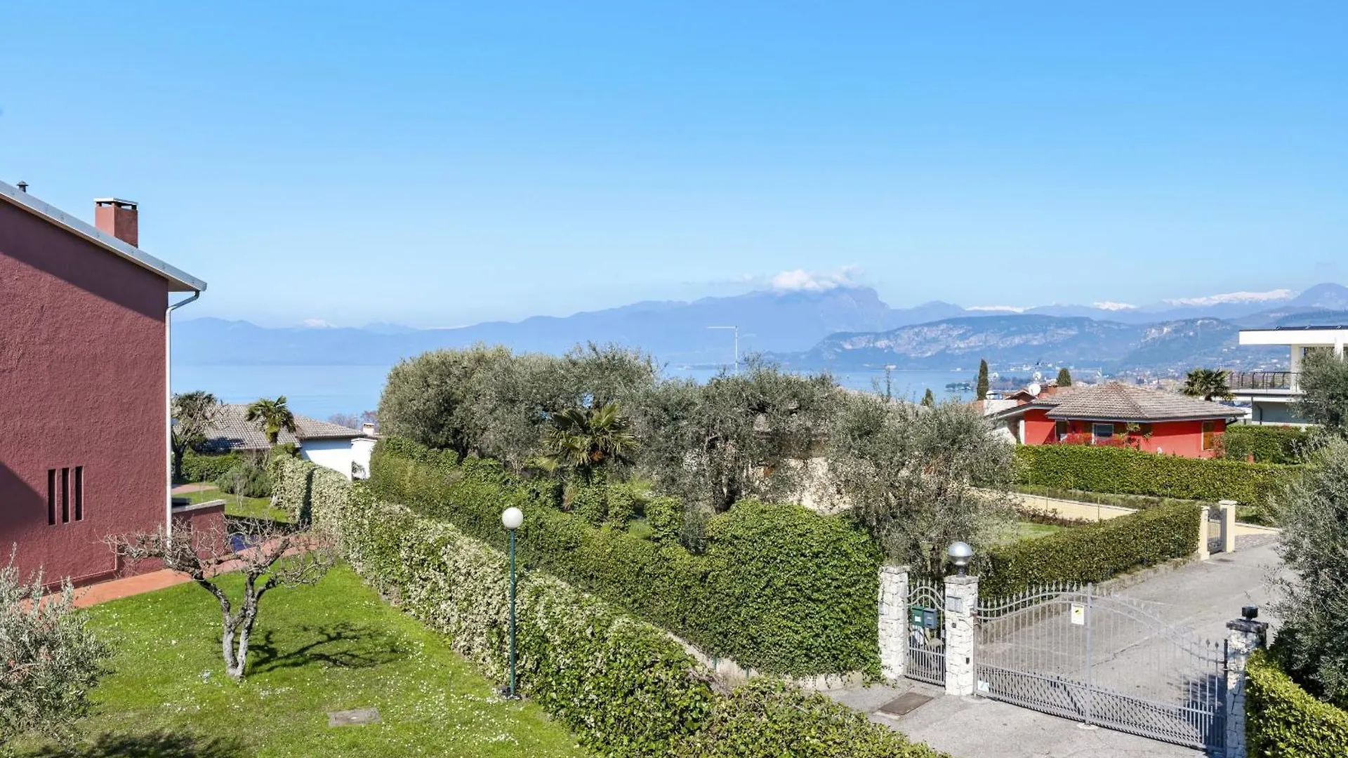Blue View 3 - Regarda Travel Apartment Bardolino 0*,  Italy