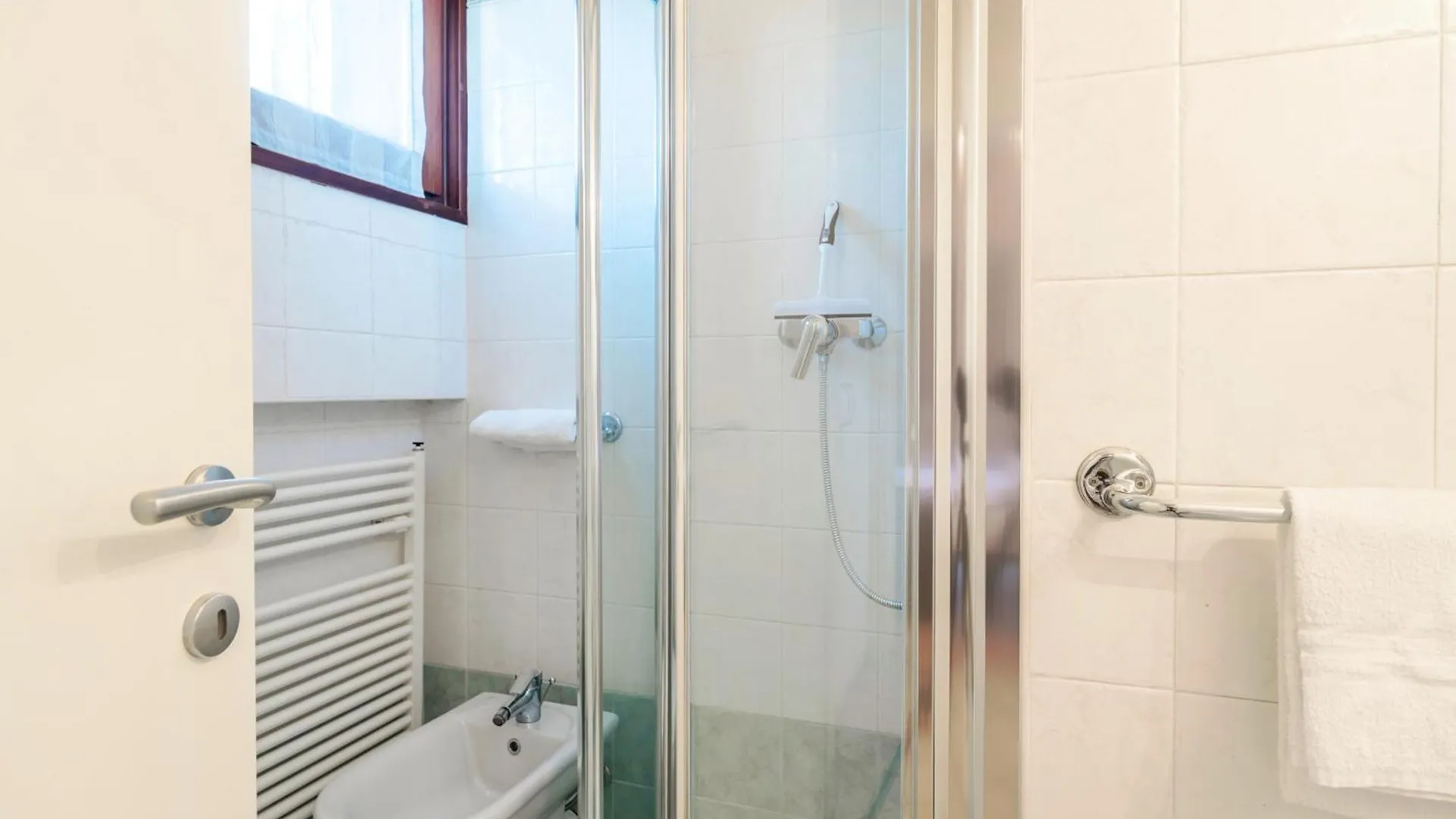 Blue View 3 - Regarda Travel Apartment Bardolino